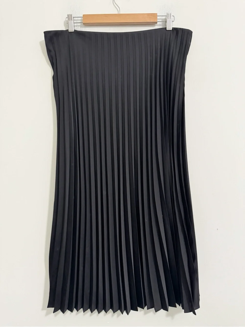 J.Crew Pleated Pull On Midi Skirt Black